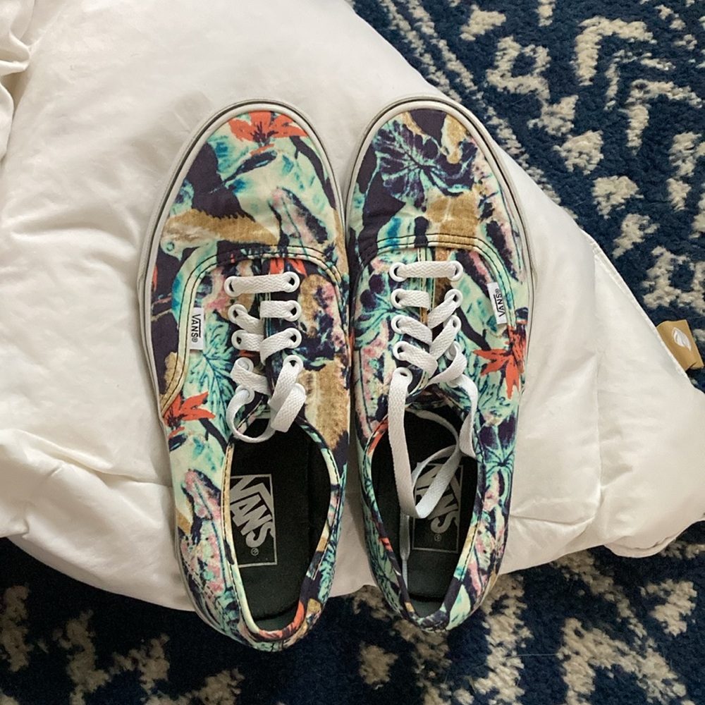 Vans - Picture 2 of 8
